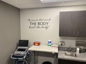 Top Chiropractor in Scottsdale Offers Effective Back Pain Relief